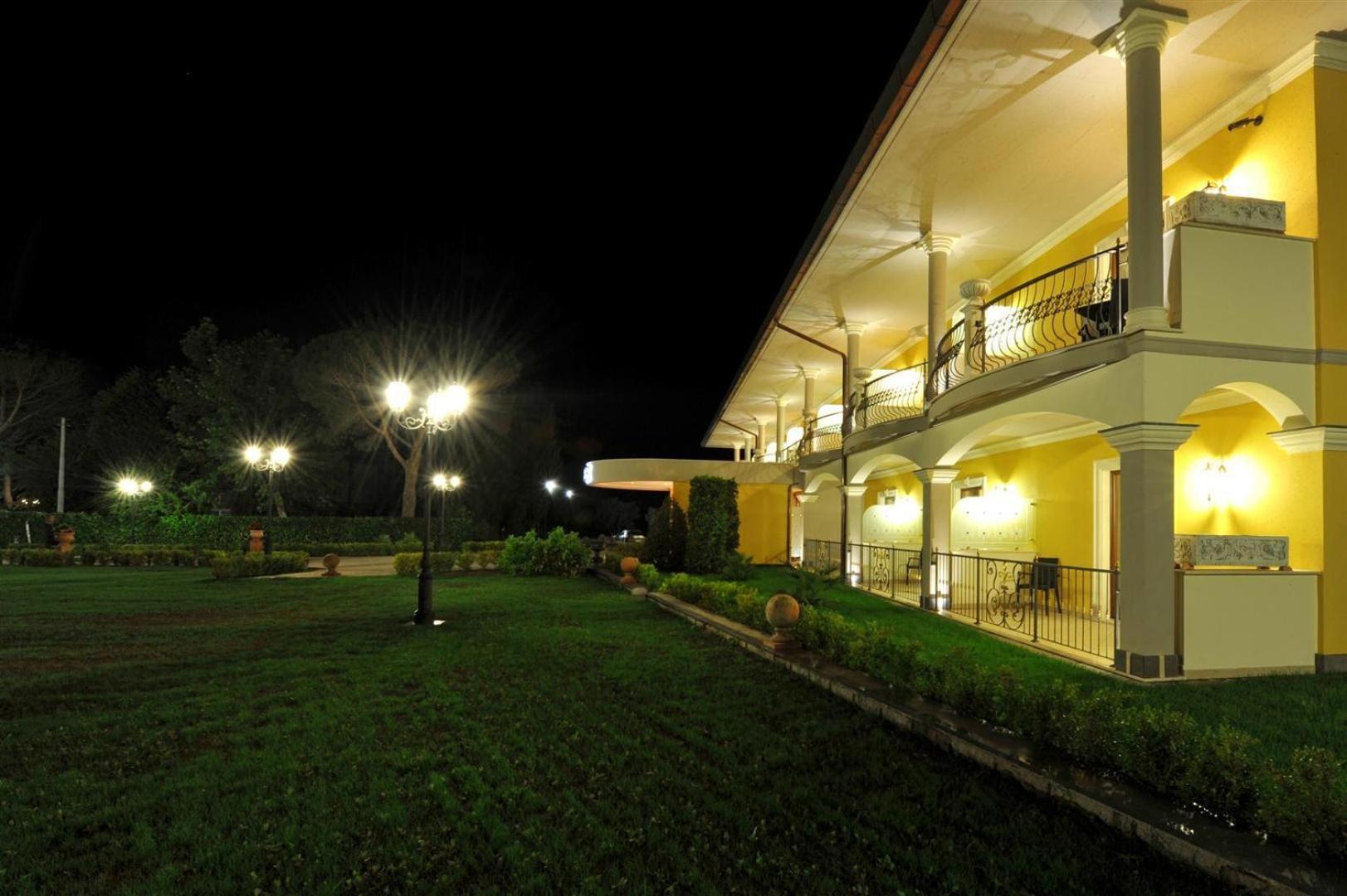 Hotel Lido - Beach And Palace Bolsena Exterior photo