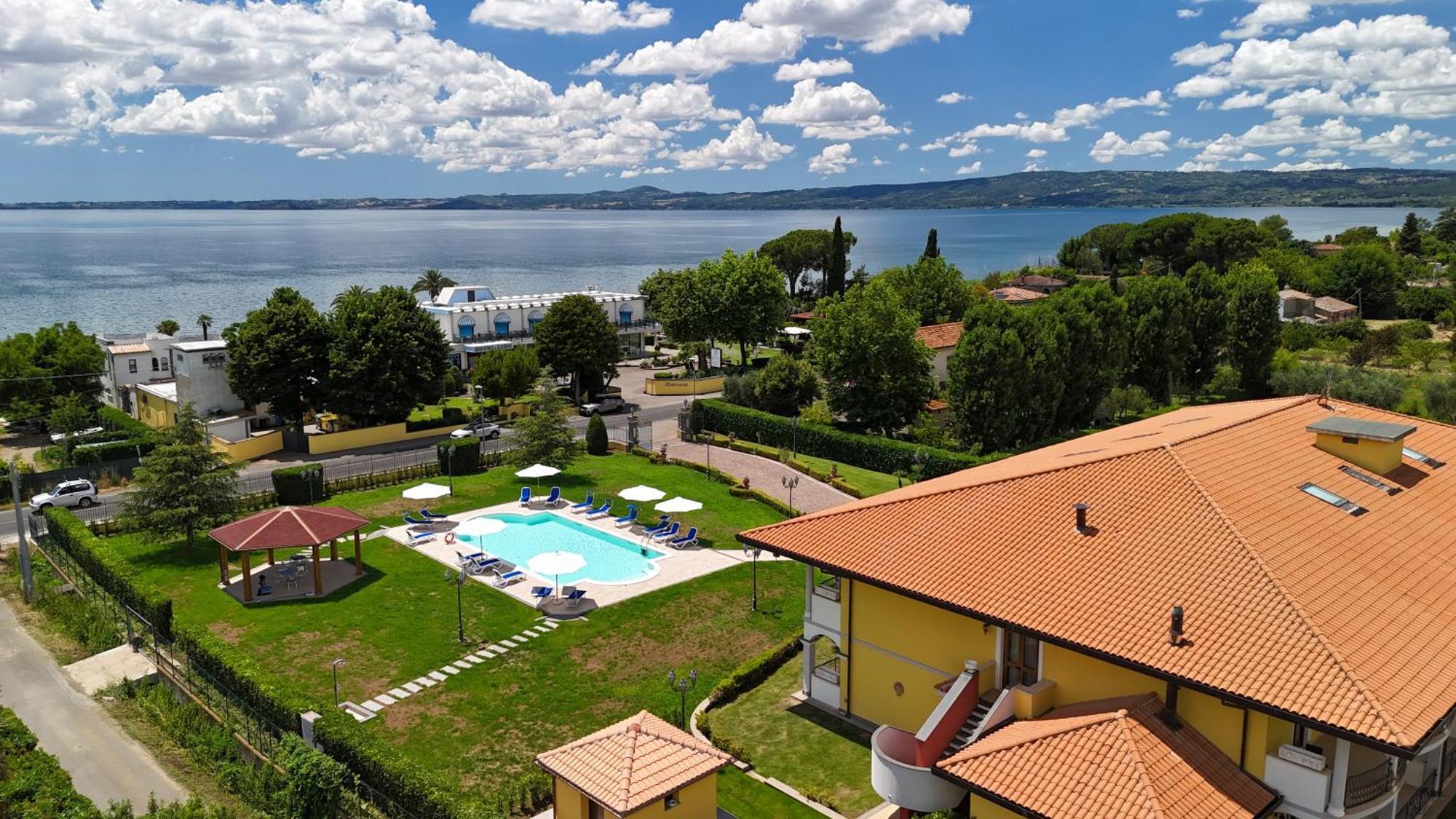 Hotel Lido - Beach And Palace Bolsena Exterior photo